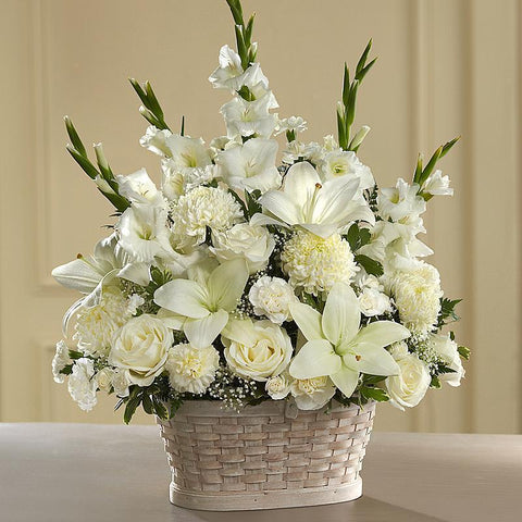 Canasta flores blancas